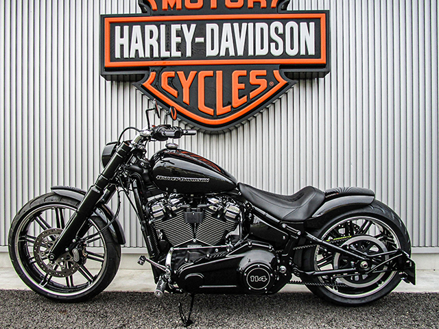 Harley-Davidson　CHOPPERS　シート　パーフォーレイテッド